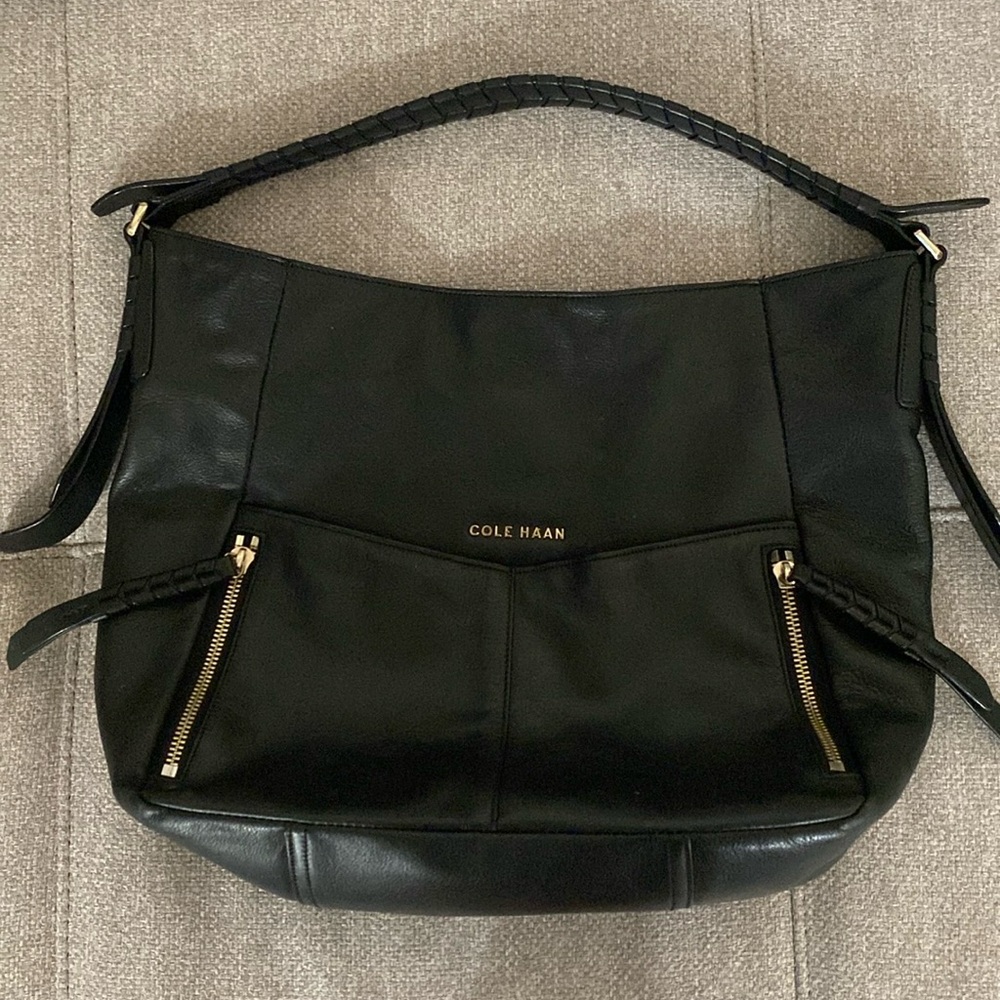 COLE HANN large hobo shoulder tote black snap closure leather bag.